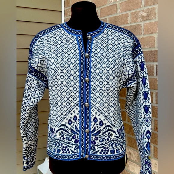 NEWTON TRADING CO sS 💯wool cardigan Looks new! - Picture 1 of 6